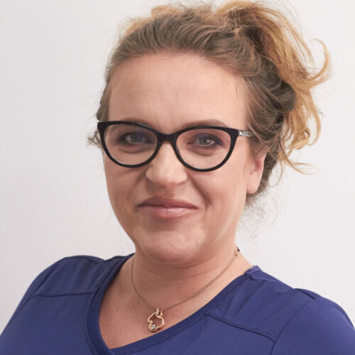 Dr Joanna Gilewicz chirurgia stomatologiczna, implantologia i periodontologia